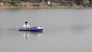 【Thickening+Super load-Bearing】inflatable boat Outdoor travel play with Inflatable boat rubber boats thick canoes rubber boats fishing boats including 3-4 adults sports canoes PVC pump with oars play with Inflatable boat rubber boats