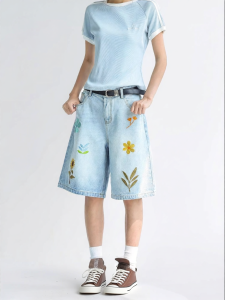 CHANT2nd | Floral Embroidery Denim Shorts Loose Leg Style