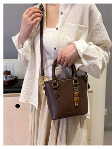 Versatile Womens Bucket Handbag Fashionable Shoulder Crossbody Bag Outgoing Ladies Handbag Stylish 2024 Trendy Tote Bag