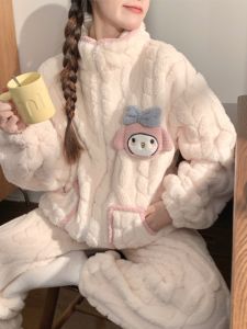 ชุดนอนผ้าฟลานเนลคอรัล ผู้หญิง ฤดูใบไม้ร่วง/ฤดูหนาว 2023 ใหม่ กระเป๋าสั้น ลายการ์ตูน หนา ชุดอยู่บ้านในฤดูหนาว ผ้าฝ้ายโพลีเอสเตอร์