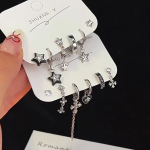 AHOURR ชุดต่างหู 6 ชิ้น ดีไซน์ไม่เหมือนใคร สไตล์ Mini & Cool | ต่างหูดาว เก๋ๆ เครื่องประดับเล็กๆ น้อยๆ สวยงาม แนวยุโรป