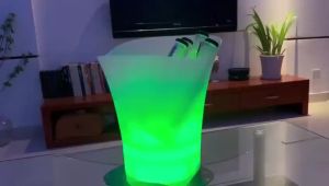 RGB LED Ice Bucket 5L Dengan Bluetooth dan Speaker Bisa Buka Musik Lampu LED Bisa Berubah Warna Es Bucket Botol Multifungsi Tahan Air Tahan Banting / Ember Es 5 Liter
