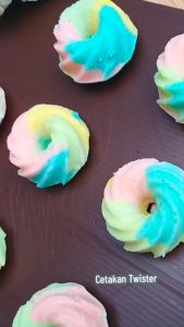 Cetakan Kue Twister isi 12 5cm Cetakan Bolu Twister Pudding Agar Jellly Putu Ayu Mini Uk.55cm