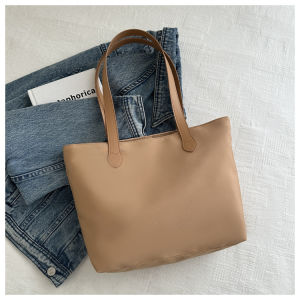 Large Capacity Fashionable Casual Tote Bag for Commuting Shoulder and Underarm Use