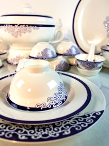 Blue And White Porcelain Dining Set 60 Pieces Bone China Service for Home Use And Gifts Chinese Style Relief Decoration
