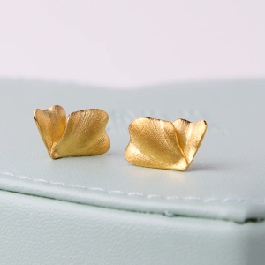 Chow Sang Sang 周生生 MINTYGREEN Taffy 999 Price-by-Weight 2.62g Pure Gold Earrings 94530E