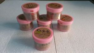 [chuẩn thái] Kem Dưỡng trắng da toàn thân Kiss Skin Care White Body SPF 45 300g