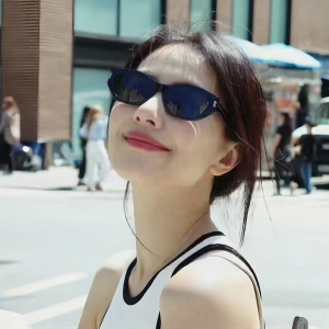 HELEN KELLER | Cat Eye UV Protection Sunglasses