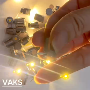 COMBO 40 ĐÈN LED chiếu thẳng hình trụ mini- dùng pin màu VÀNG NHẠT ko chớp  -Trang trí tiệc tùngđèn trung thu..