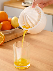 MRUN | Portable Manual Juice Extractor for Oranges and Lemons