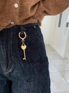 Fashionable Heart Lock Keychain Bag: A Unique Design Leather Good