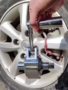CHUANGCHAO 1/2 Torsional Torque Multiplier Wrench Labor-Saving Lug Nut Remover Car Tire Disassembly  Effortless Force Wrench Max 680Nm