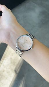 Casio Standard นาฬิกาข้อมือผู้หญิง สายสแตนเลส รุ่น LTP-VT01LTP-VT01DLTP-VT01D-4B2 - สีเงิน