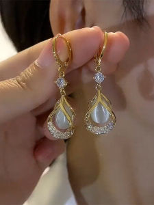 Elegant Geometric Cats Eye Stone Earrings French Style Zirconia Ear Cuffs Face Slimming Fashion Jewelry for Women