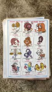 Học liệu giáo dục bóc dán busy book phụ đề song ngữ Anh - Việt nhiều chủ đề đa dạng với giúp tăng vốn từ cho bé