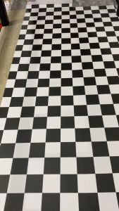 สติกเกอร์ติดพื้น ลายตาราง ขนาดกว้าง60เซน ยาว3เมตร กันลื่น กันน้ำ ติดตั้งง่าย มีกาวในตัว หนาทน ฟรีแผ่นรีด วอลเปเปอร์ติดผนัง สติ๊กเกอร์ติดผนังบ้าน Floor Sticker Wallpaper PVC