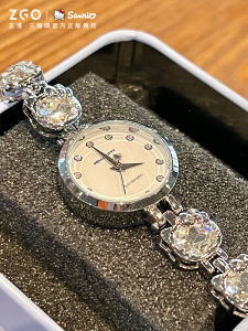 HelloKitty Collaborative High Aesthetic Watch Womens Style Student Birthday Gift Fashionable Quartz Movement Alloy Band