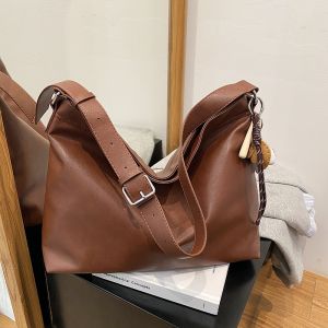Fashionable Retro Large Capacity Commuter Tote Bag Womens Single Shoulder Student Class Casual Match Soft PU Leather Bag