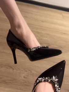 Black High Heels Womens Beautifully Sharp Toe Water Diamond Chain V Mouth Fashionable Single Shoes Korean Style Pure Color