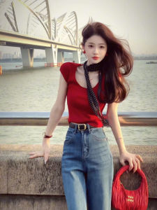 Áo Thun Tay Ngắn Dệt Kim Lụa Lạnh Màu Đỏ Ôm Vừa Vặn Mùa Hè Cho Nữ Áo Thun Tay Ngắn Cổ Vuông Áo Thun Thường Ngày Áo Thun Tay Ngắn