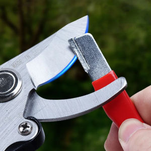 2ชิ้นโลหะผสมเหล็กอำนวยความสะดวกมีดเหลาสำหรับสวนกลางแจ้งครัวเรือนบ้านครัวมีดกรรไกรที่มีประสิทธิภาพเหลาเครื่องมือ