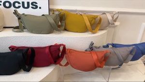 Tas Bahu Mini Sling Bag & Waist Bag: Pilihan Tas Selempang Wanita