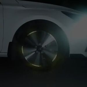 20Pcs Car Wheel Hub Reflective Sticker Tire Rim Luminous Stickers Roadway Safety Reflective Strip for Auto Motorcycle Bicycle