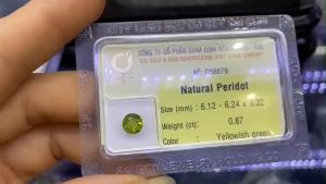 Viên đá tự nhiên peridot ngọc olivin đá phong thủy 100% thiên nhiên đã qua kiểm định
