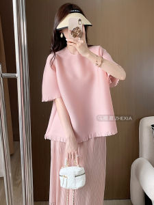 เสื้อยืดคอกลมแขนสั้นทรงหลวมสำหรับผู้หญิงในช่วงฤดูร้อน ดีไซน์ที่ไม่ซ้ำใคร ผ้าโพลีเอสเตอร์ ทรงหลวม สีพื้น