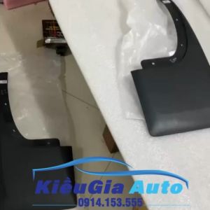Chắn bùn bánh Ford Ranger 2018-2021 EB3B28400E Chính hãng