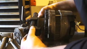 ชุดเครื่องมือ ถอดมู่เล่ย์สายพาน ร่อง เครื่องมือกำจัดรอก Alternator Pulley Disassembly Removal