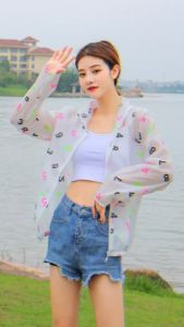 เสื้อผ้าร่มกันแดด บางสี ระบายอากาศดี ใส่วันธรรมดา การสื่อสารสดๆ สินค้าฟรี ไซส์