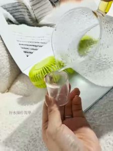 นิยมใหม่ มุมมองสีสันสดใส รุ่นใหม่ USB Fan พัดลมไอเย็น พกพาสะดวก ตั้งโต๊ะ