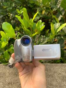 📹 Máy quay Canon FV M300 – Hàng bãi Nhật nhỏ gọn quay sắc nét