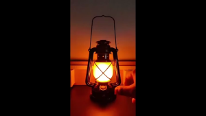 Lampu kapal lampu lentera lampu badai / lampu minyak tanah atau solar jaman dulu / lampu pijar / lampu Darurat / lampu antik gantung