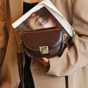 กระเป๋าแมสเซ็นเจอร์สะพายไหล่ Royal Bagger สำหรับผู้หญิงหนังวัว แท้สไตล์เคสแบบแฟชั่น รูปแบบขนาดเล็ก 60x12 คุณภาพเหล่านี้