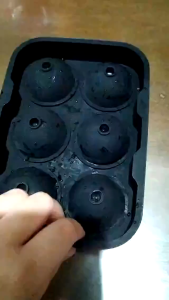 8Grid Silicone Round Ice Cube Mold with Funnel / Ice Ball Maker Mold / Ice Cube Trays for Freezer / DIY Ice Cream Cocktails Whiskey Sphere Ice Mould / Home Bar Ice Tray Molder