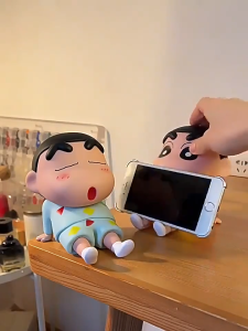 Pemegang Telefon Kartun Crayon Shinchan Convenience Phone Accessories Cute Crayon Shin Chan Phone Stand Creative蜡笔小新支架