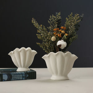 Elegant Shell-fired Ceramic Vase Decorative Item