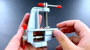 COD Penjepit Meja Table Vise - Klem Meja Mini Catok Meja Bench Vise Clamp Ragum Kecil Penjepit Kayu
