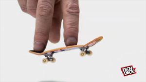 D.I.Y CONCRETE PLAYSET WITH EXCLUSIVE SKATEBOARD TECH DECKBY SPIN MASTER | TOYSACK