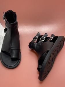 Summer Womens Sandals Toe Covering Flat Bottom Buckle Breathable Soft Sole Back Zipper Retro Roman Style Trendy Shoes