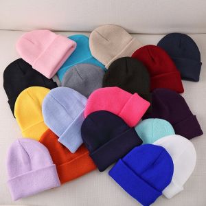 หมวกไหมพรมถักสีพื้นแบบบางสำหรับผู้ชายและผู้หญิง หมวกไหมพรมทรงสี่เหลี่ยมสำหรับฤดูใบไม้ร่วงและฤดูหนาว หมวกไหมพรมทรงกลมสำหรับเด็กและวัยรุ่น