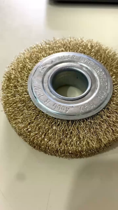 Bánh Chải Sắt Tròn 10cm Lông Đồng Vàng – Đánh Rỉ Làm Sạch Kim Loại Gắn Máy Mài