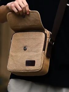 กระเป๋า ทรงแมสเสจเจอร์ พาดลำตัว สไตล์ ย้อนยุค กระเป๋าสะพายข้าง ผ้าแคนวาส คุณผู้ชาย พาดลำตัว คุณผู้ชาย ย้อนยุค