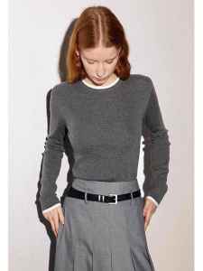 เสื้อสเวตเตอร์ถักคอปกกลมแขนยาวสีเทา ชุดชั้นในสไตล์เกาหลี ทรงสลิมฟิต ฤดูใบไม้ผลิและฤดูใบไม้ร่วง เสื้อชั้นในลายทาง