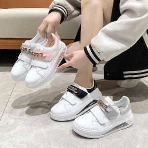 Mengenal Sepatu Wanita Sneaker Import Premium
