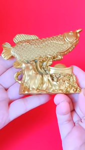 ปลามังกรทองมงคลนำโชค เสริมฮวงจุ้ย สร้างบารมีและความน่าเกรงขาม นำโชคลาภและเงินทอง วัสดุโลหะผสม