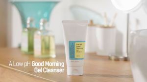 Cosrx Low PH Good Morning Gel Cleanser 150ml，dissolves impurities deep within pores and controls sebum leaving skin glowing.