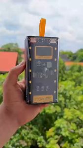 Sạc Pin Dự Phòng 50000mah Bảo hành 12 tháng Trong Suốt Có đồng hồ Hiển Thị Hiệu Điện Thế(V) Cường độ dòng điện(A) tích hợp 10 đèn Led